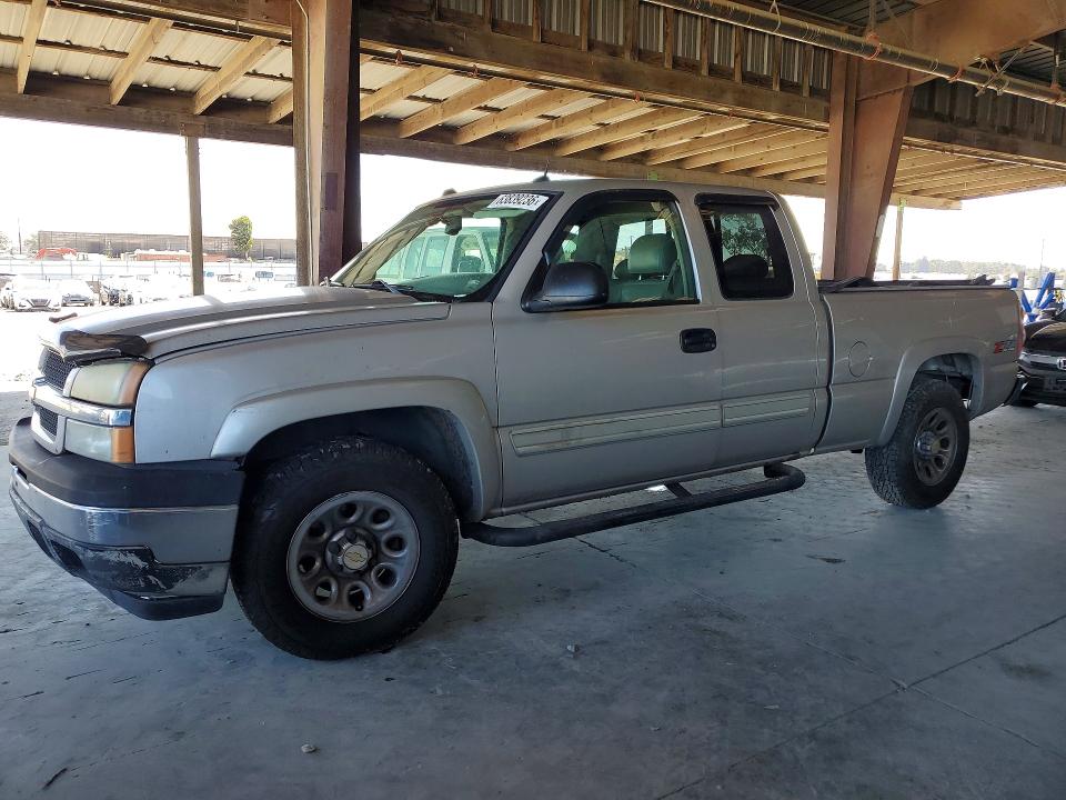 CHEVROLET SILVERADO 2005 with VIN 1GCEK19B25E227632 - Photo from auction