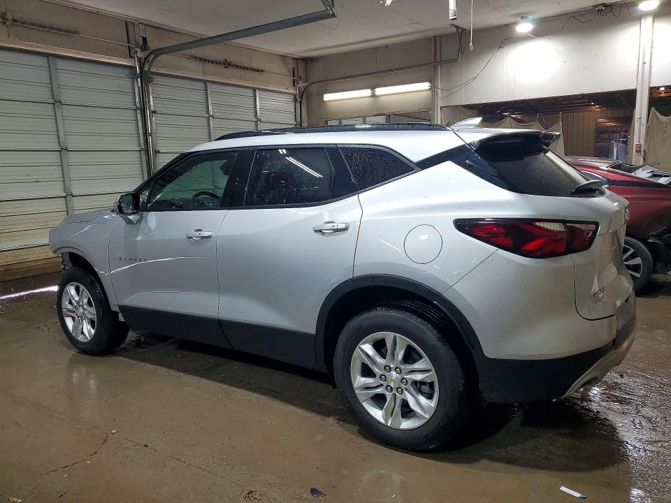 Photo 2 from auction – 2022 CHEVROLET BLAZER with VIN 3GNKBCR41NS189565
