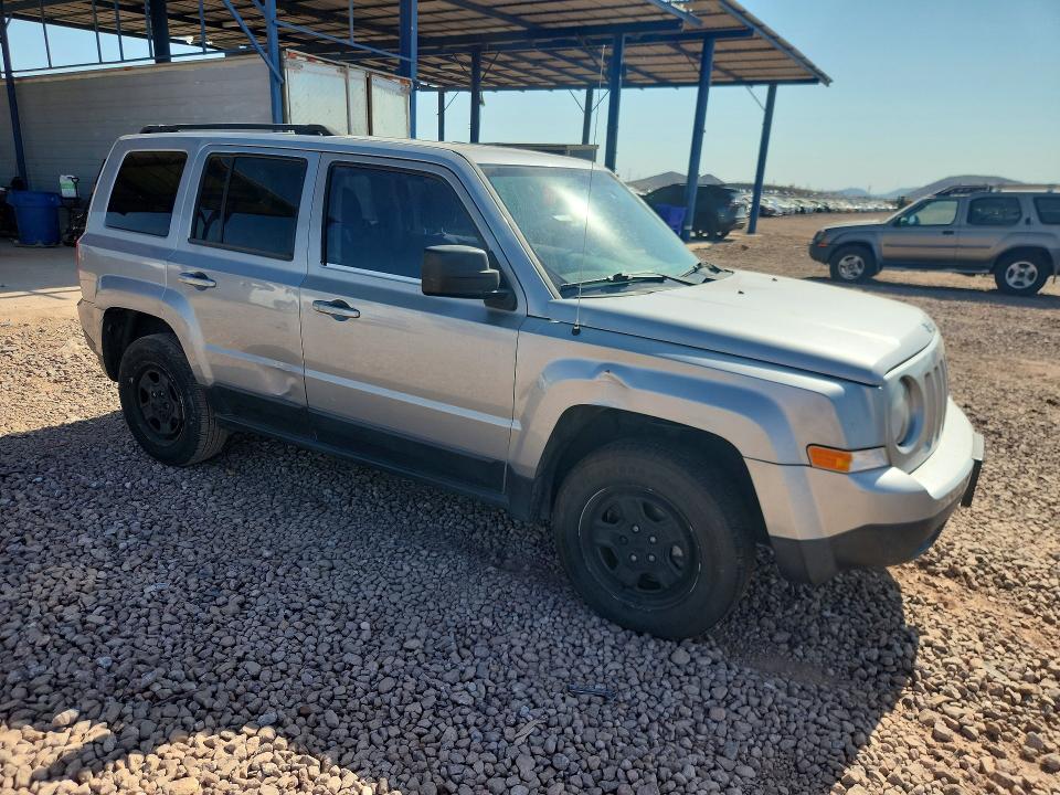 Photo 4 from auction – 2017 JEEP PATRIOT with VIN 1C4NJRBB8HD105072