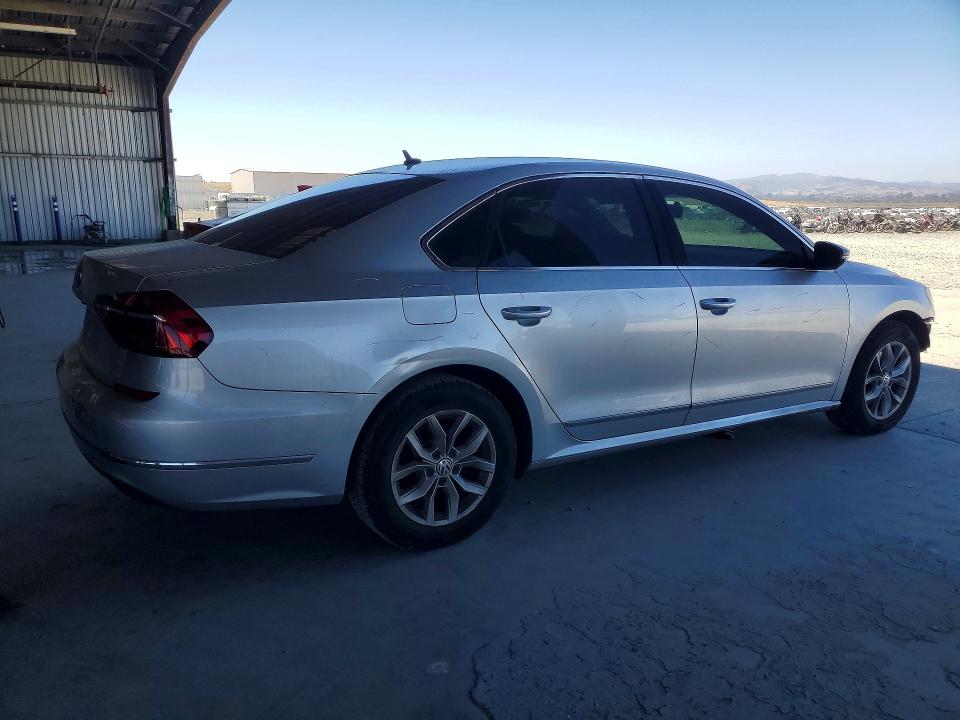 Photo 3 from auction – 2017 VOLKSWAGEN PASSAT with VIN 1VWAT7A37HC026051