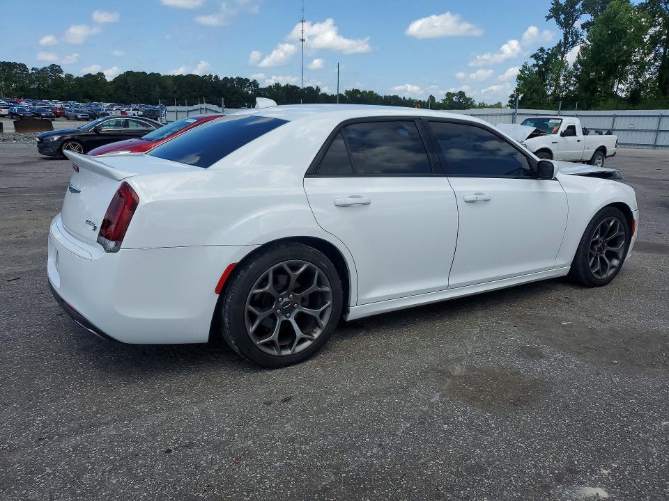 Photo 3 from auction – 2017 CHRYSLER 300 with VIN 2C3CCABG4HH667623