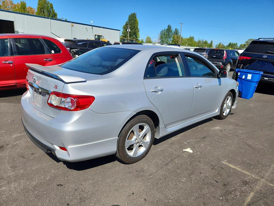 Photo 3 from auction – 2013 TOYOTA COROLLA with VIN 5YFBU4EE3DP129869