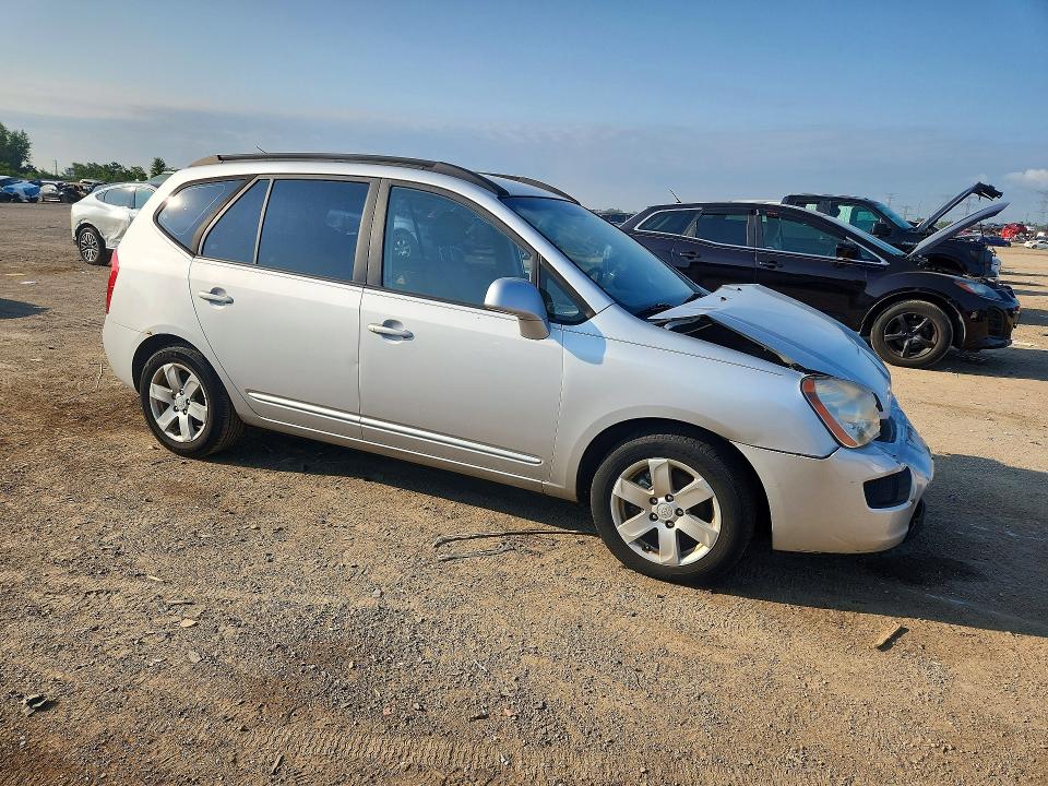 Photo 4 from auction – 2008 KIA RONDO with VIN KNAFG525587201016
