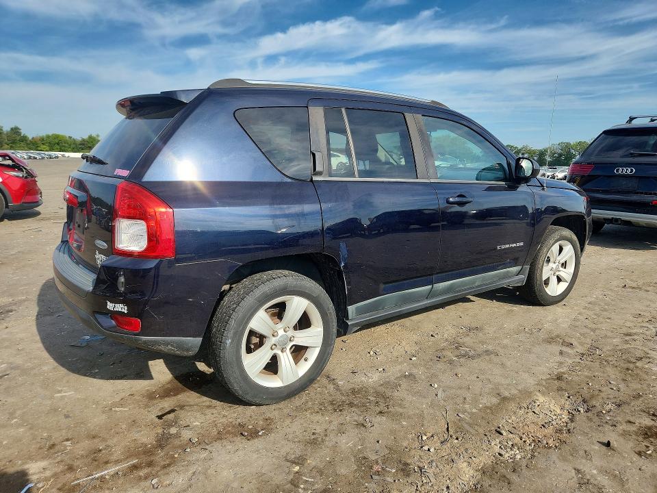 Photo 3 from auction – 2011 JEEP COMPASS with VIN 1J4NF1FB4BD226390