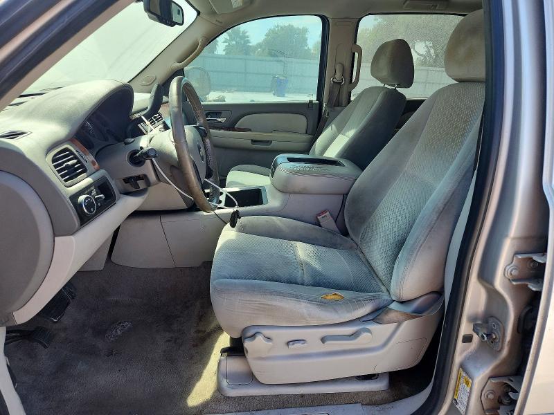 Photo 7 from auction – 2008 CHEVROLET SUBURBAN with VIN 1GNFC16028R236520