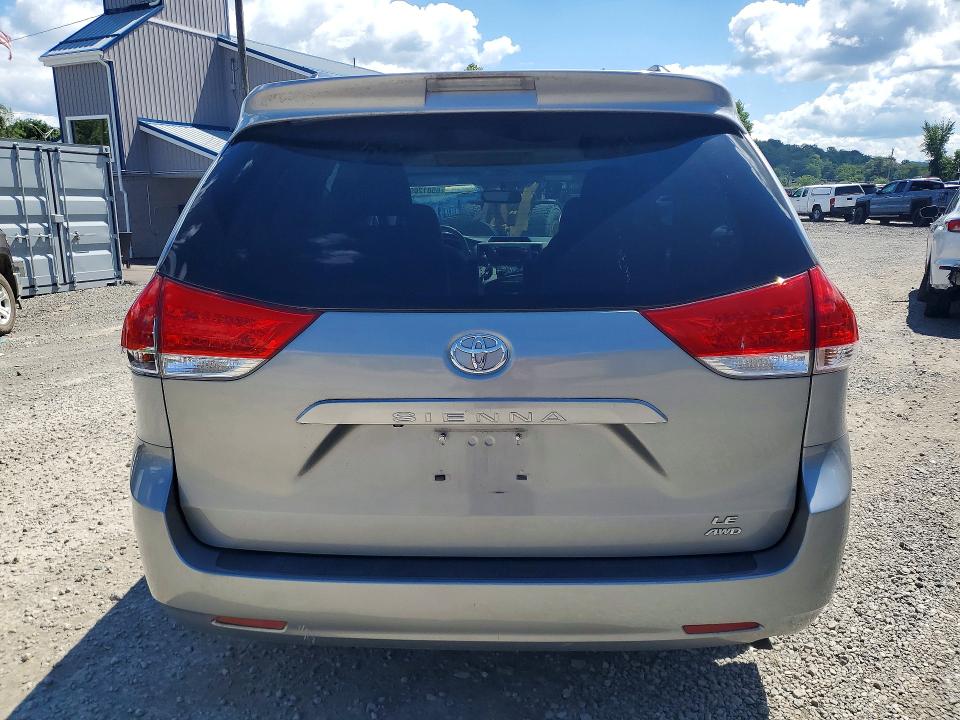 Photo 6 from auction – 2014 TOYOTA SIENNA with VIN 5TDJK3DC9ES088359