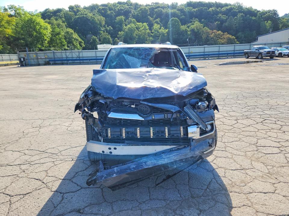 Photo 5 from auction – 2019 TOYOTA 4RUNNER with VIN JTEBU5JRXK5684936