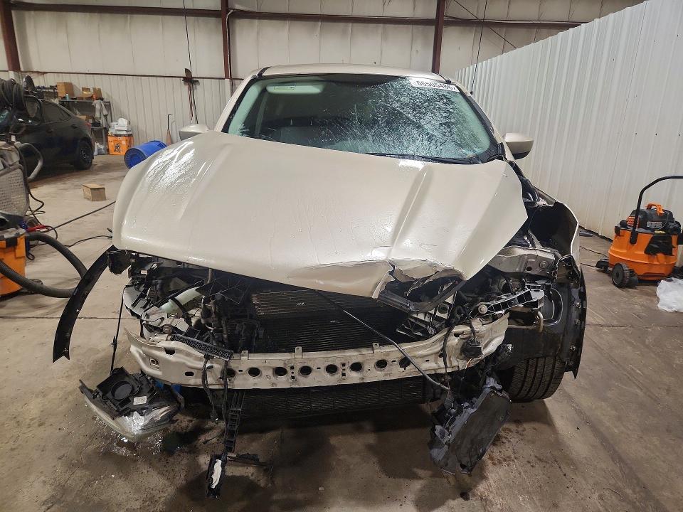 Photo 5 from auction – 2017 FORD ESCAPE with VIN 1FMCU0GD3HUD14977
