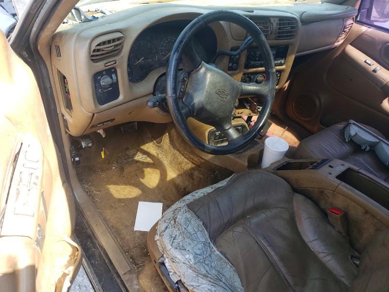 Photo 8 from auction – 2002 CHEVROLET BLAZER with VIN 1GNCS13W92K134887