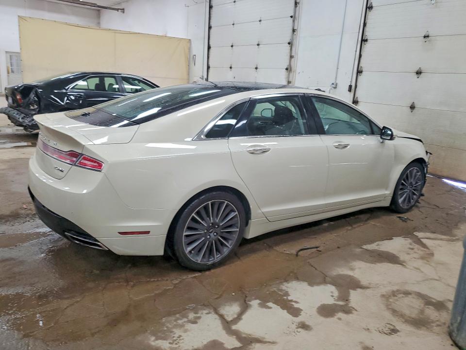 Photo 3 from auction – 2016 LINCOLN MKZ with VIN 3LN6L2J91GR611025