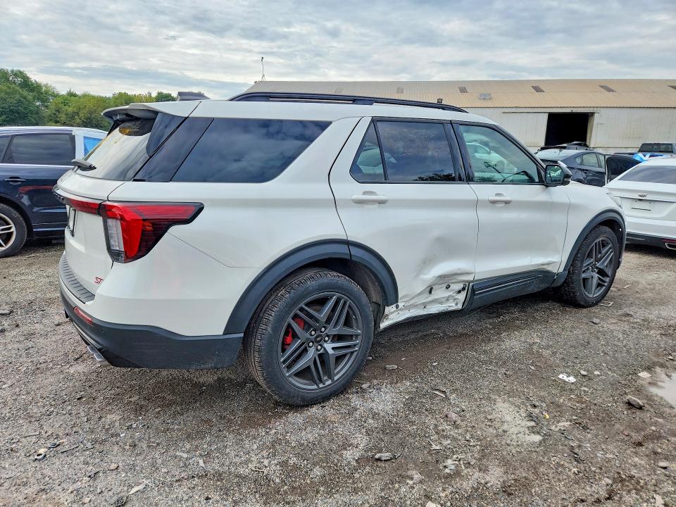 Photo 3 from auction – 2025 FORD EXPLORER with VIN 1FMWK8GC7SGB59879