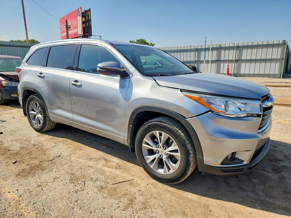 Photo 4 from auction – 2015 TOYOTA HIGHLANDER with VIN 5TDJKRFH2FS197890