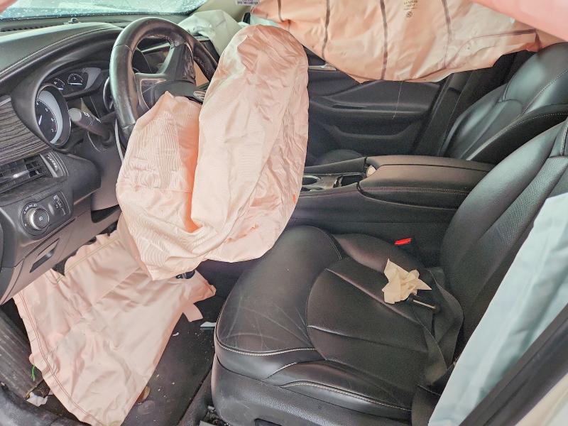 Photo 8 from auction – 2017 BUICK ENVISION with VIN LRBFXBSA1HD242225
