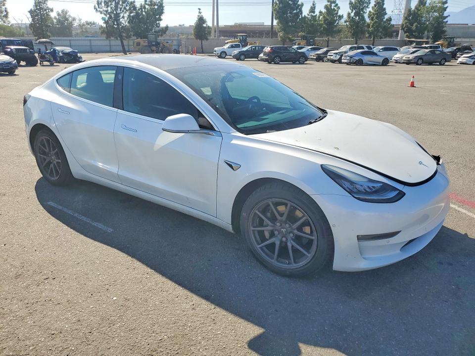 صورة رقم 4 من المزاد - 2019 TESLA MODEL 3 مع VIN 5YJ3E1EA2KF412141