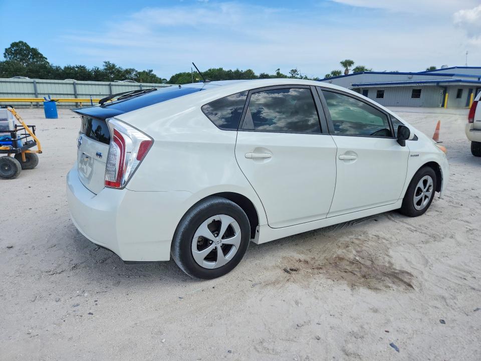 Photo 3 from auction – 2014 TOYOTA PRIUS with VIN JTDKN3DU5E0383921
