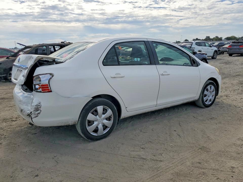 Photo 3 from auction – 2011 TOYOTA YARIS with VIN JTDBT4K32B1404025