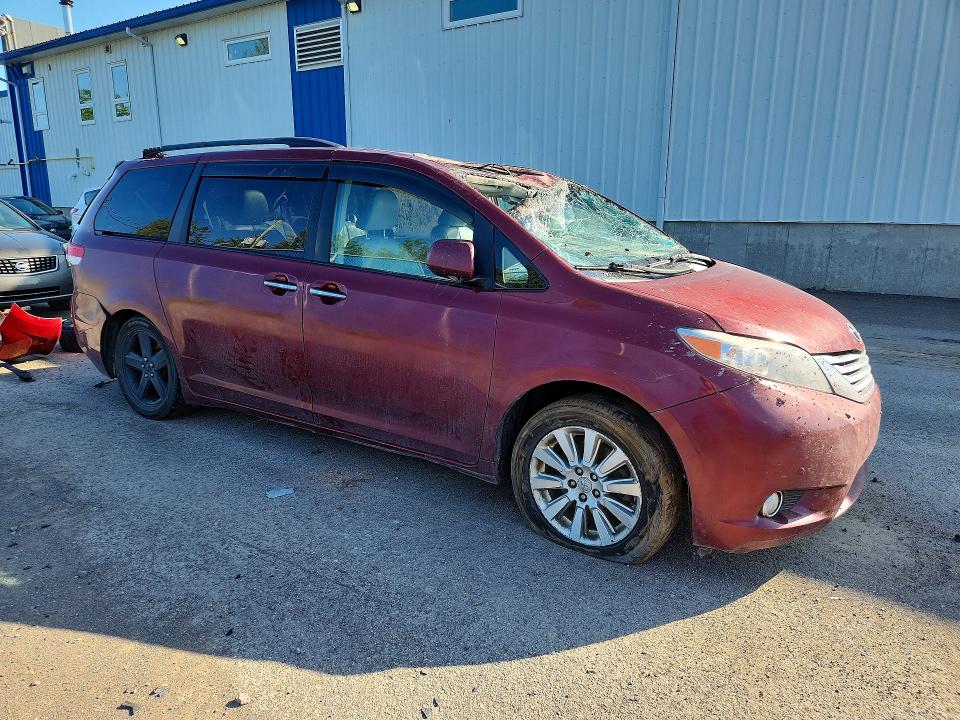 Photo 4 from auction – 2011 TOYOTA SIENNA with VIN 5TDDK3DCXBS002260