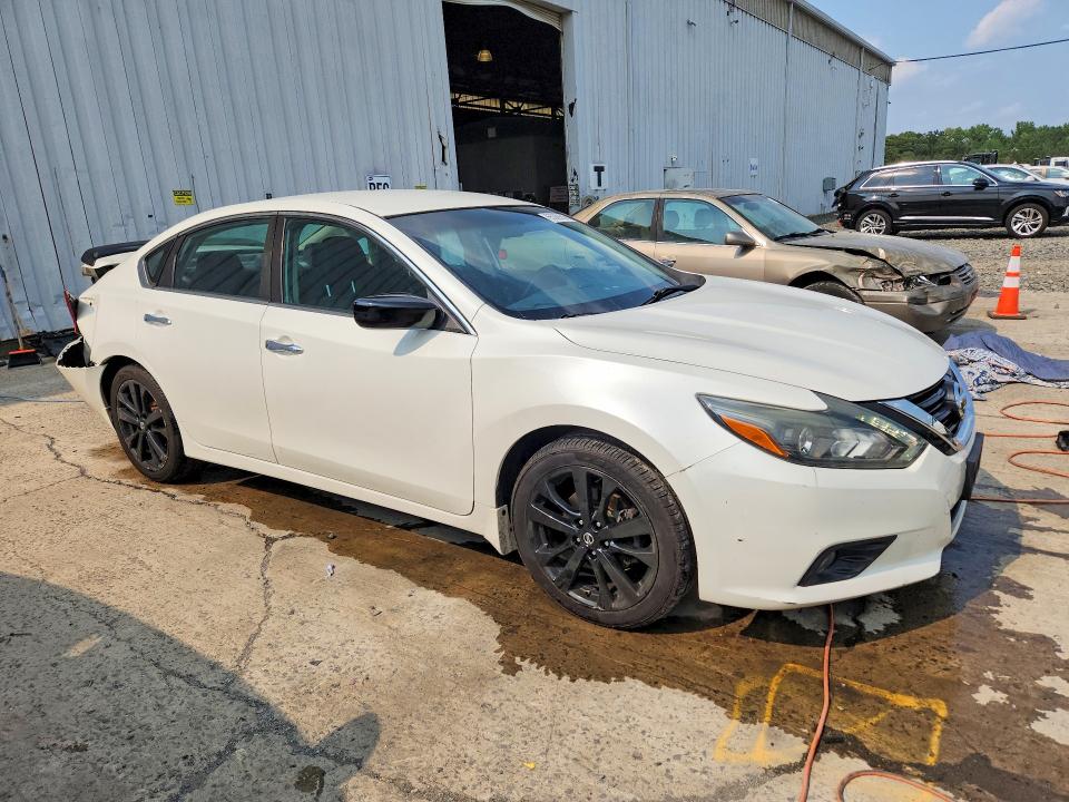 Photo 4 from auction – 2017 NISSAN ALTIMA with VIN 1N4AL3AP1HC264479