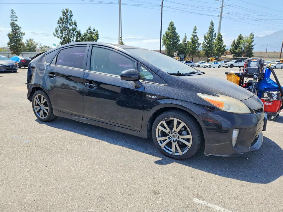 Photo 4 from auction – 2014 TOYOTA PRIUS with VIN JTDKN3DU3E1787598