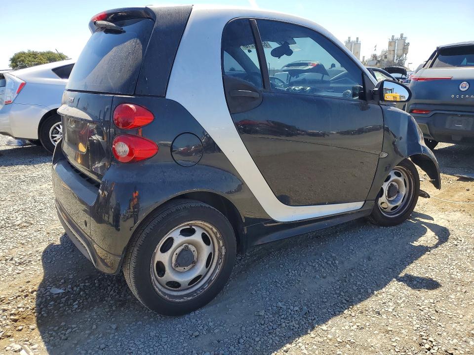 Photo 3 from auction – 2013 SMART FORTWO with VIN WMEEJ3BA5DK616119