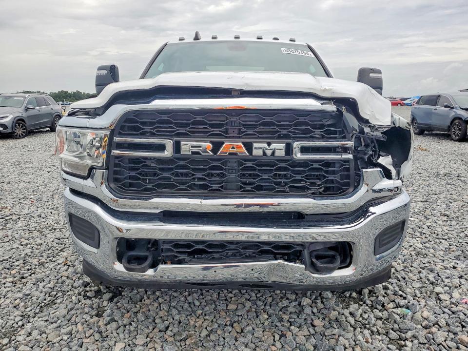 Photo 5 from auction – 2023 RAM 2500 with VIN 3C6UR5HL5PG539956