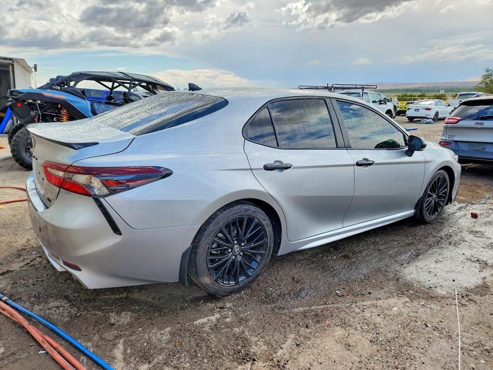 Photo 3 from auction – 2022 TOYOTA CAMRY with VIN 4T1G11AK2NU031425