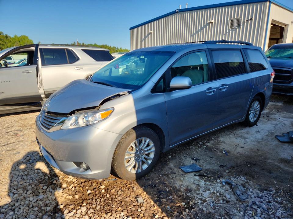 2013 TOYOTA SIENNA - Търг №66722026
