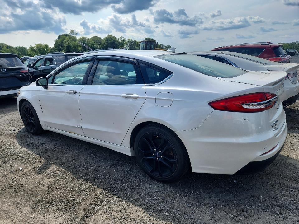 Photo 2 from auction – 2019 FORD FUSION with VIN 3FA6P0HD6KR244614