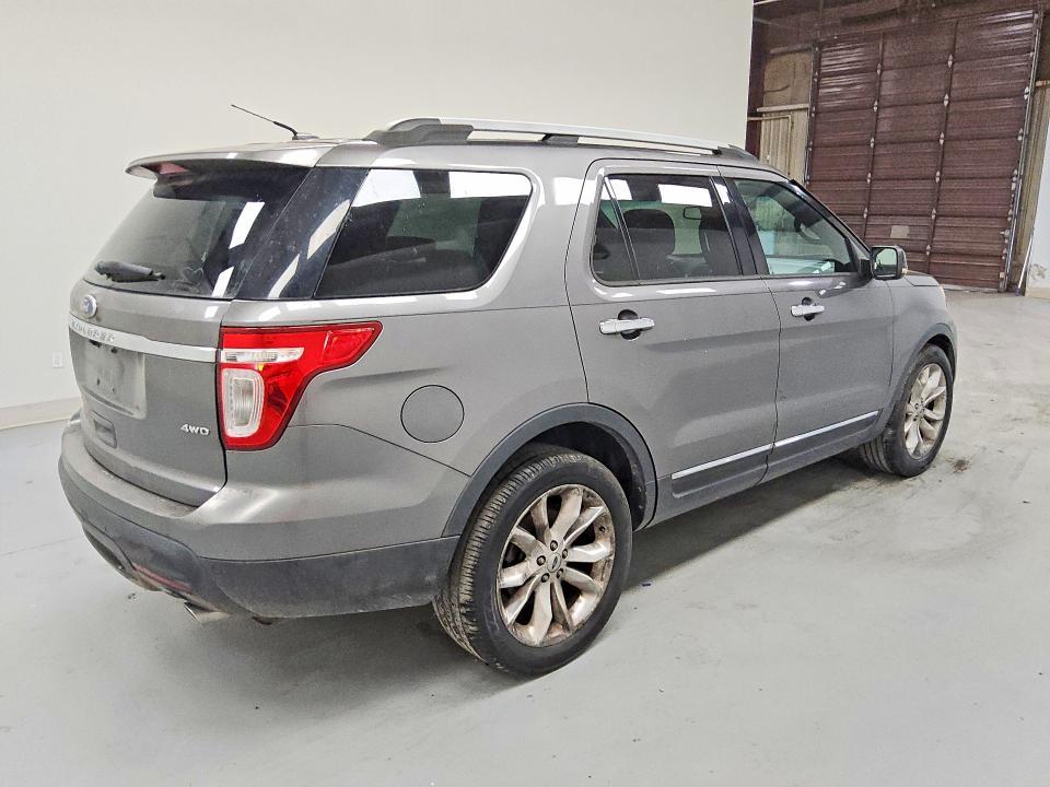 Photo 3 from auction – 2011 FORD EXPLORER with VIN 1FMHK8D82BGA74859