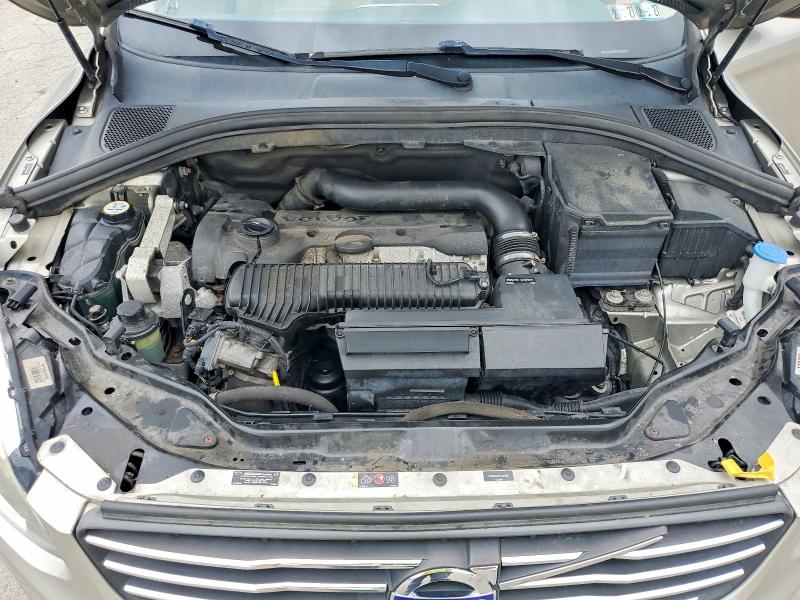 Photo 12 from auction – 2015 VOLVO XC60 with VIN YV4612RKXF2646860