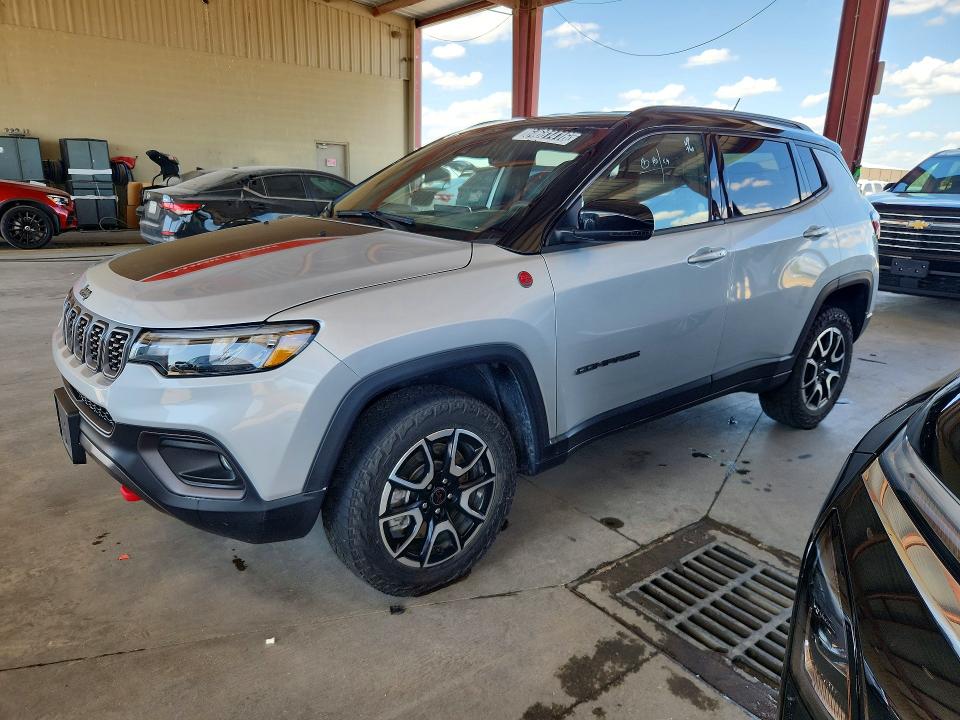 Снимка 1 от търг – 2025 JEEP COMPASS с VIN 3C4NJDDN0ST551129