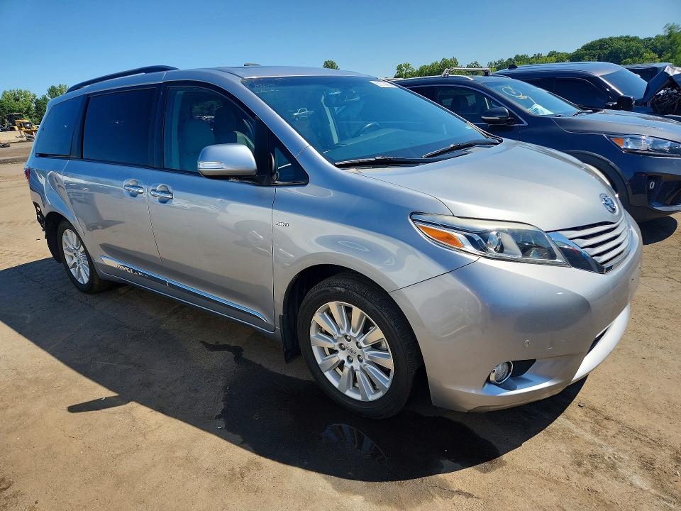 Photo 4 from auction – 2017 TOYOTA SIENNA with VIN 5TDDZ3DC7HS167557