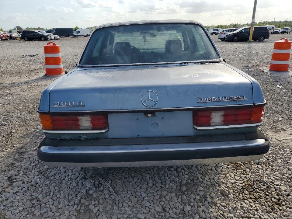 Photo 6 from auction – 1985 MERCEDES-BENZ 300 with VIN WDBAB33C8FA272934
