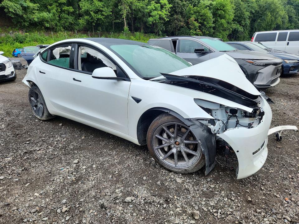 Photo 4 from auction – 2022 TESLA MODEL 3 with VIN 5YJ3E1EB7NF238113