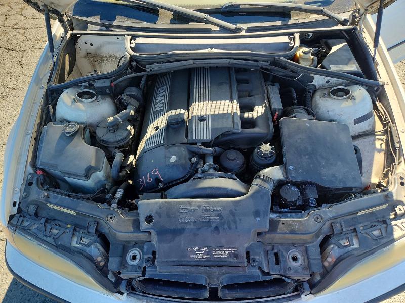 Zdjęcie 11 z aukcji – 2005 BMW 325 z VIN WBAET37425NJ91242