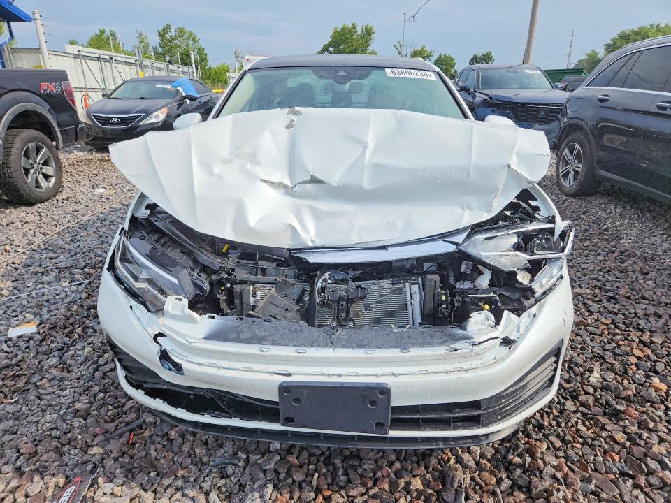 Photo 5 from auction – 2024 VOLKSWAGEN JETTA with VIN 3VW7M7BU3RM054248