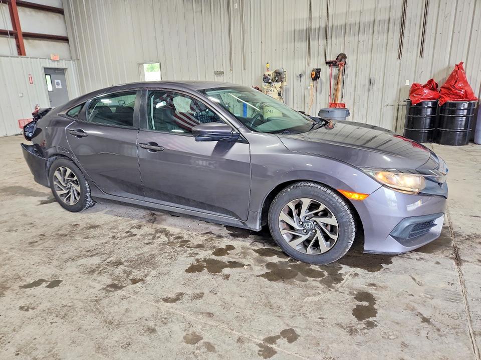 Photo 4 from auction – 2018 HONDA CIVIC with VIN 19XFC2F75JE207381