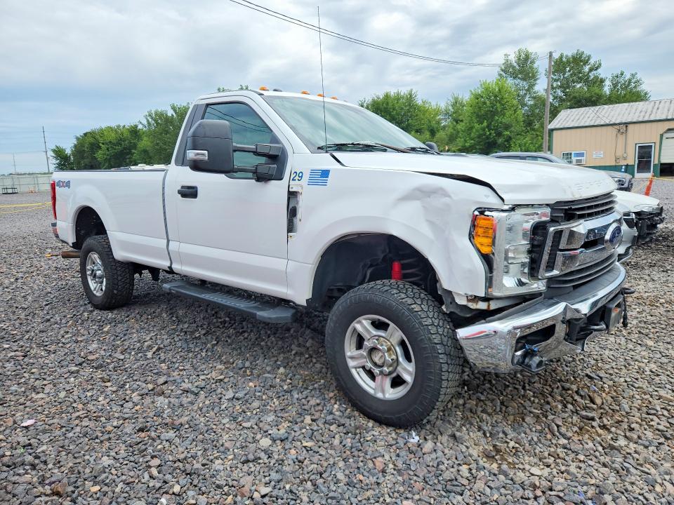 Photo 4 from auction – 2017 FORD F250 with VIN 1FTBF2B66HEB72309