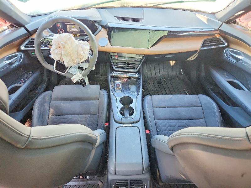 Photo 8 from auction – 2022 AUDI E-TRON GT with VIN WAUFJBFW9N7008107