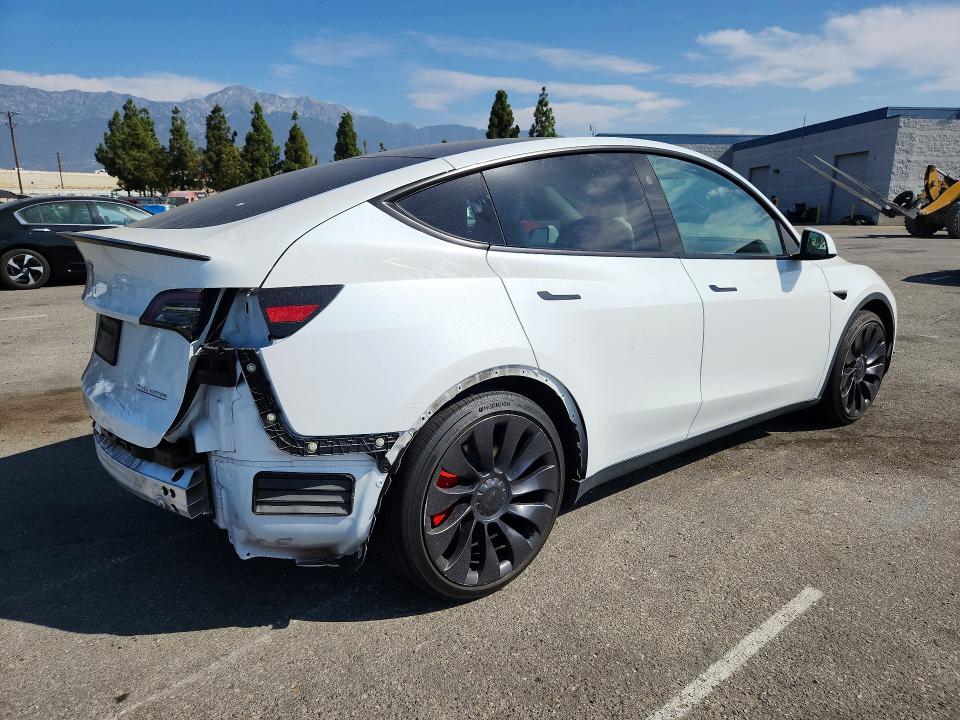 Photo 3 from auction – 2024 TESLA MODEL Y with VIN 7SAYGDEF6RF113813