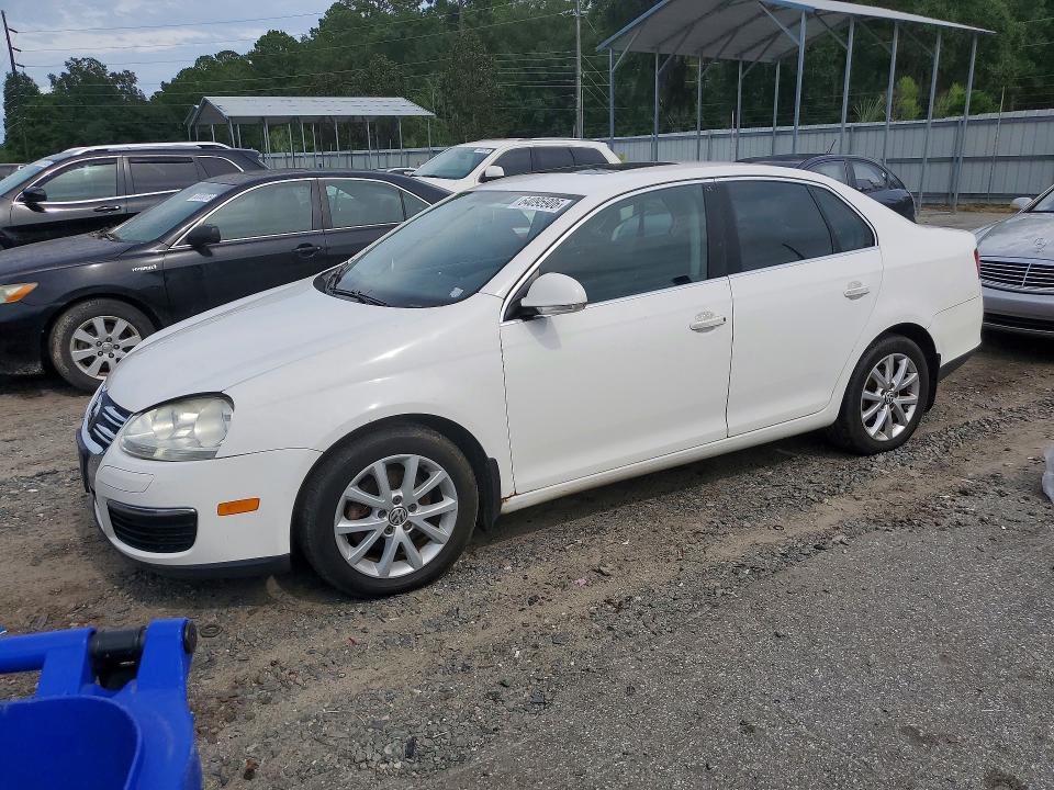 VOLKSWAGEN JETTA 2010 with VIN 3VWRZ7AJ8AM045549 - Photo from auction