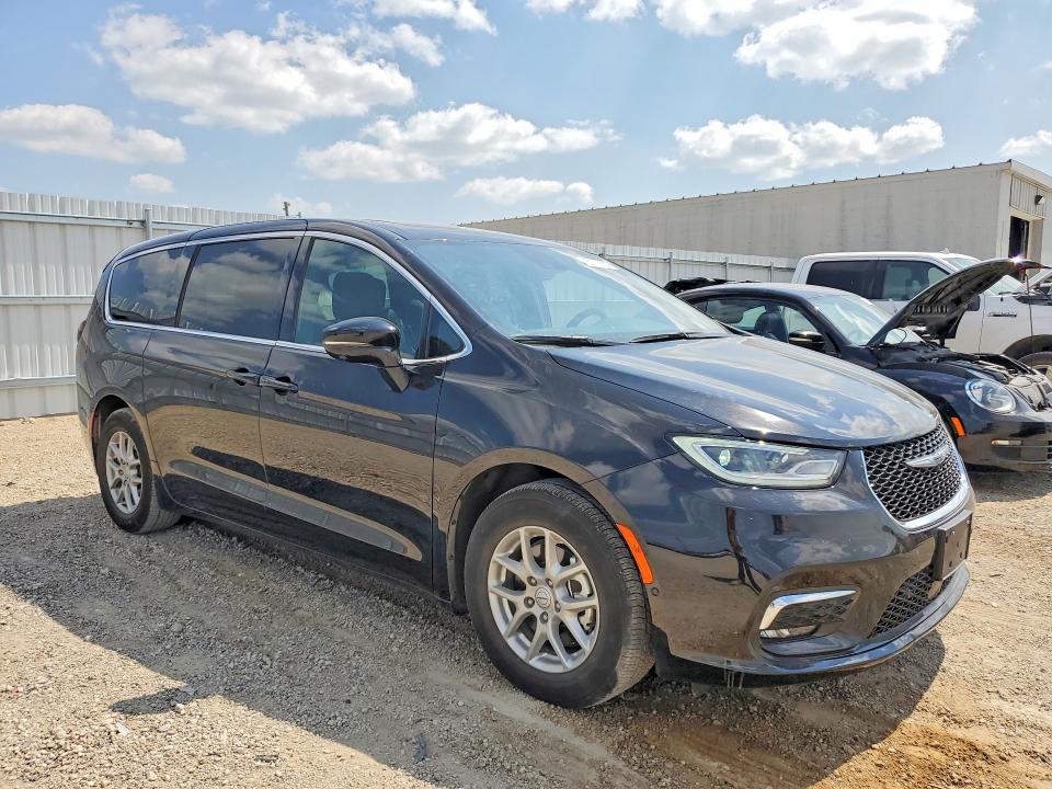 Photo 4 from auction – 2025 CHRYSLER PACIFICA with VIN 2C4RC1BG1SR580365