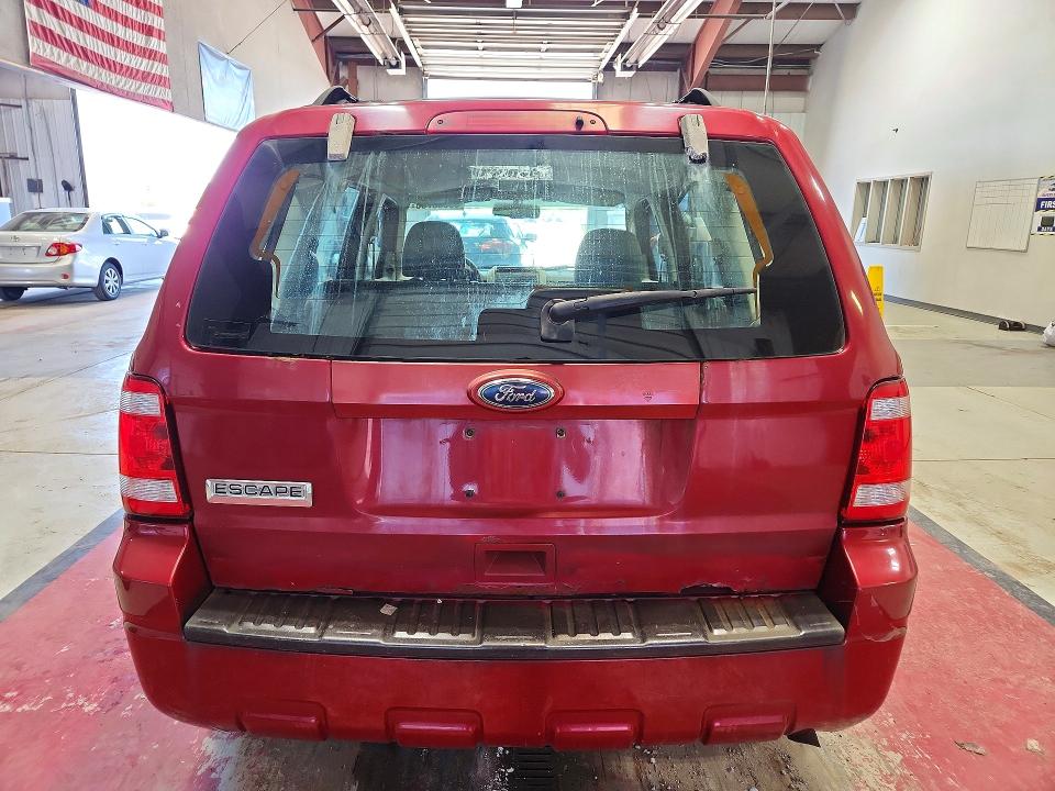 Photo 6 from auction – 2010 FORD ESCAPE with VIN 1FMCU9C77AKB77063