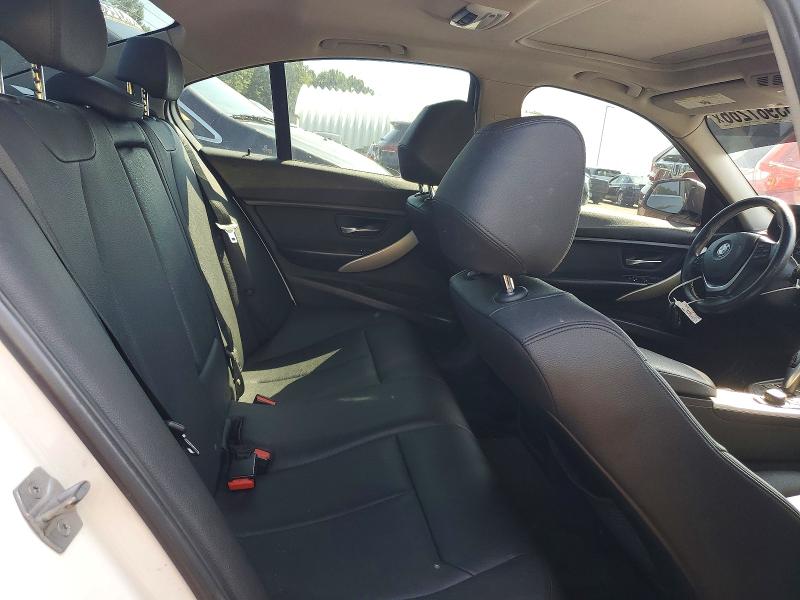 Photo 10 from auction – 2017 BMW 320 with VIN WBA8E1G59HNU14479