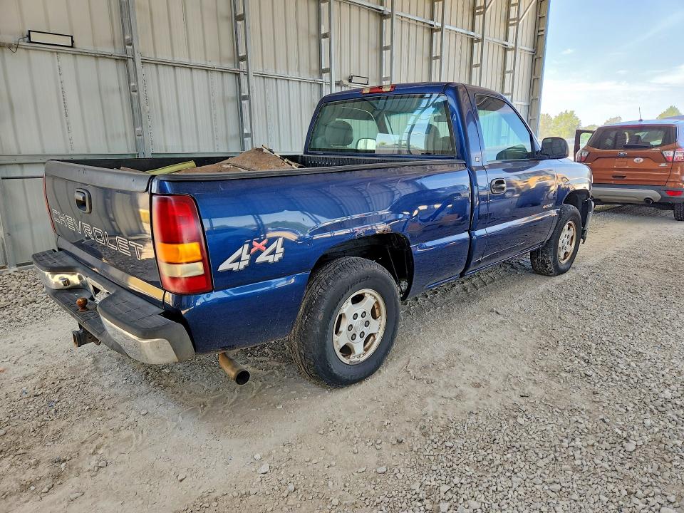 Photo 3 from auction – 2000 CHEVROLET SILVERADO with VIN 1GCEK14W9YZ199609