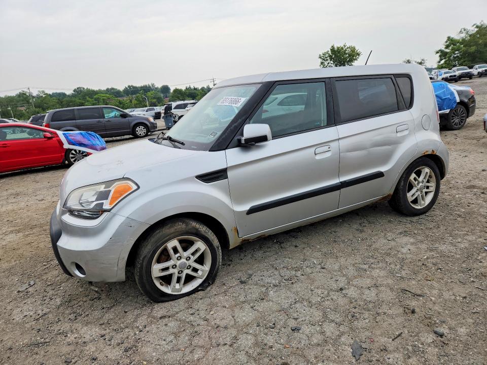 KIA SOUL 2010 with VIN KNDJT2A28A7704270 - Photo from auction