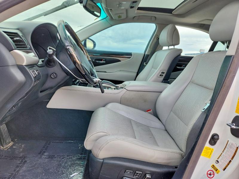 Photo 7 from auction – 2013 LEXUS LS with VIN JTHBL5EF3D5118643