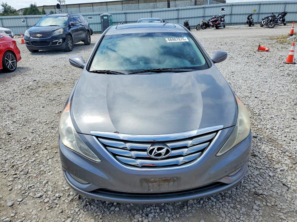Photo 5 from auction – 2011 HYUNDAI SONATA with VIN 5NPEC4ACXBH065604