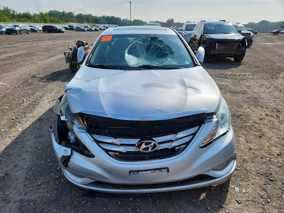 Photo 5 from auction – 2012 HYUNDAI SONATA with VIN 5NPEC4AC2CH393570