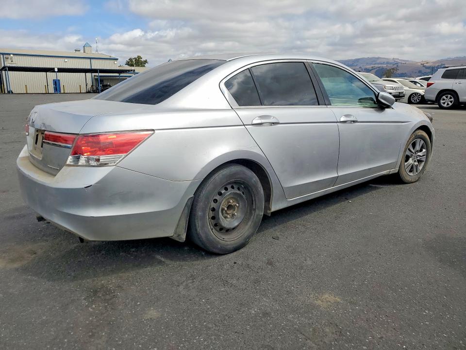 Photo 3 from auction – 2011 HONDA ACCORD with VIN 1HGCP2F64BA107809